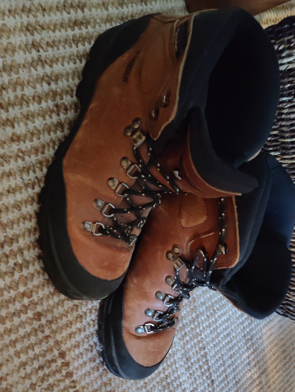 Tecnica Brown and Black Lace-Up Hiking Boots Tech-dry